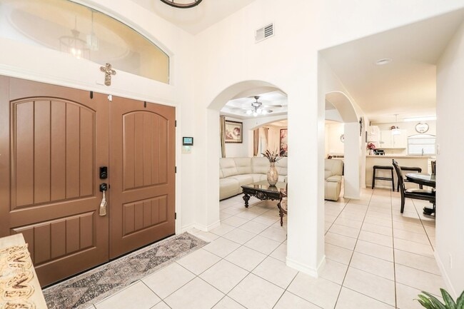 Building Photo - 2040 Cochiti Dr