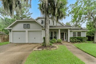 Building Photo - 1635 Fairview Dr
