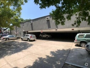 Building Photo - 502 W Alabama St