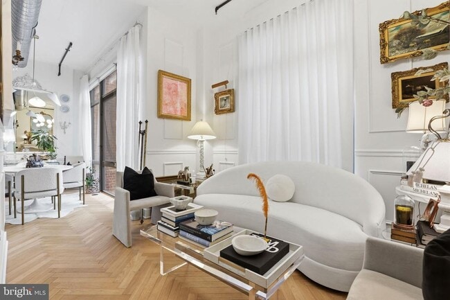 Building Photo - 520 John Carlyle St