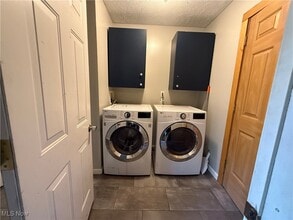 Building Photo - 189 Summit Ave