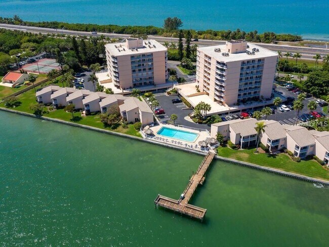 Foto del edificio - 7430 Sunshine Skyway Ln S