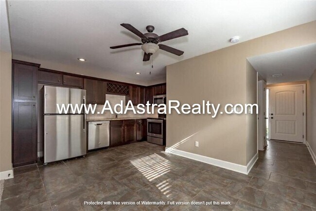 Foto del edificio - Gorgeous Like New KCMO Townhome-Available ...