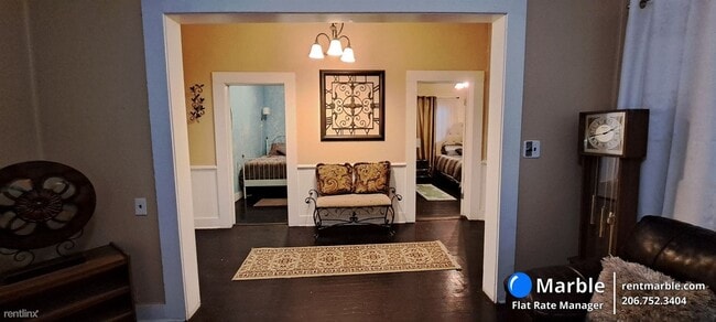 Building Photo - 2 br, 1 bath House - 845 W Brevard St