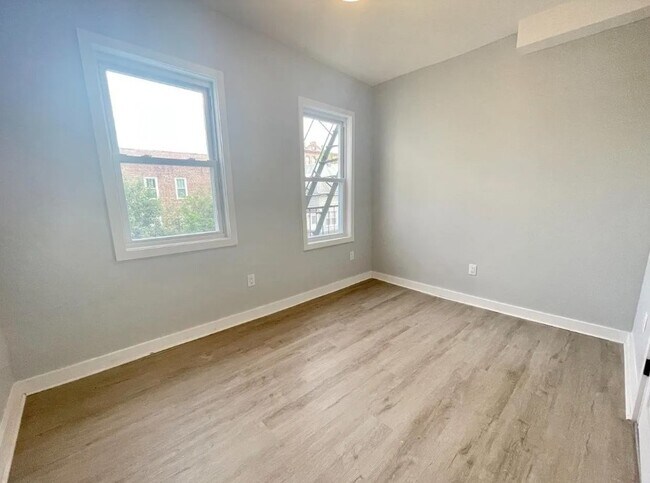 Foto del edificio - 87 Sherman Ave