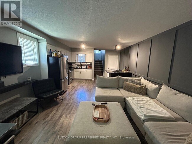 Photo du bâtiment - 3200 Singleton Ave