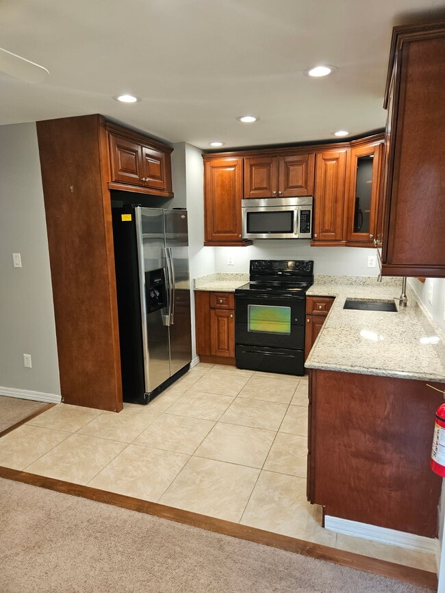 Kitchen - 87 Tansboro Rd
