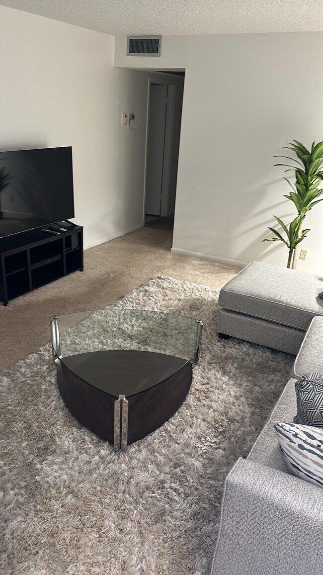 Building Photo - 4006 Exeter