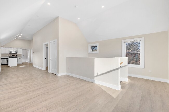 Building Photo - 139 Harrishof St