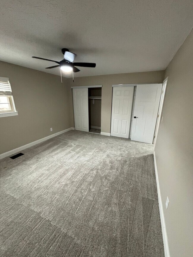 Foto del edificio - 3228 Summerhill Ln