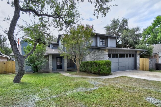 Foto del edificio - 14926 Eminence