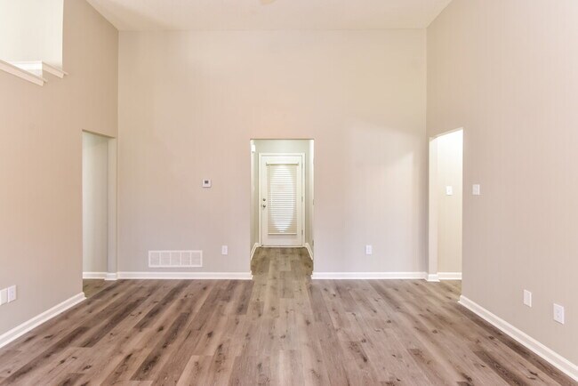 Foto del edificio - 1261 Thames Dr