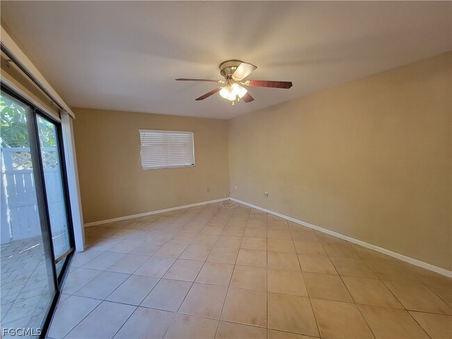 Foto del edificio - 7752 Tamara Lee Ct