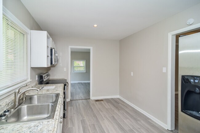 Foto del edificio - 2208 Sharon St NW