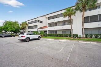 Building Photo - 2583 Countryside Blvd