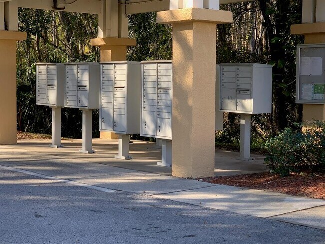 Foto del edificio - 1903 Fiesta Ridge Ct