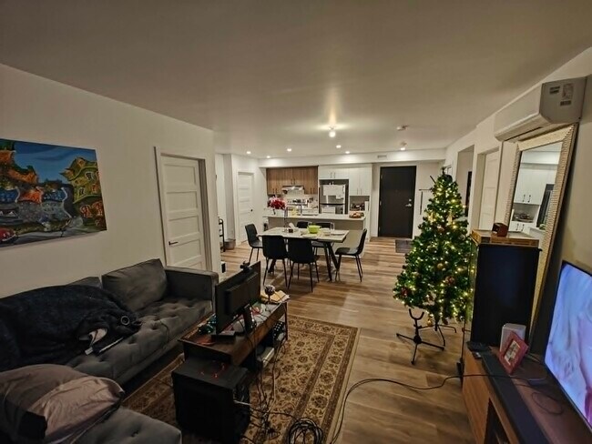 Photo du bâtiment - 1620 Rue Mozart