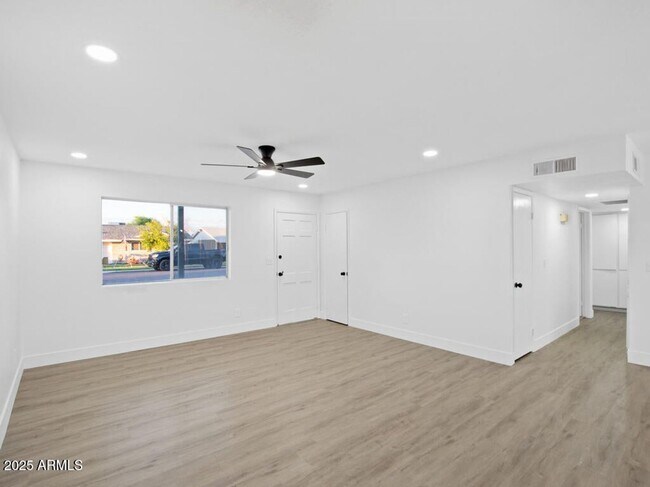 Building Photo - Mesa remodeled home