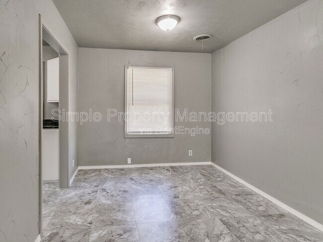 Foto del edificio - 1321 NW 82nd St