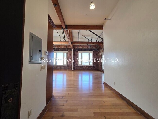 Foto del edificio - 800 S Pacific Ave