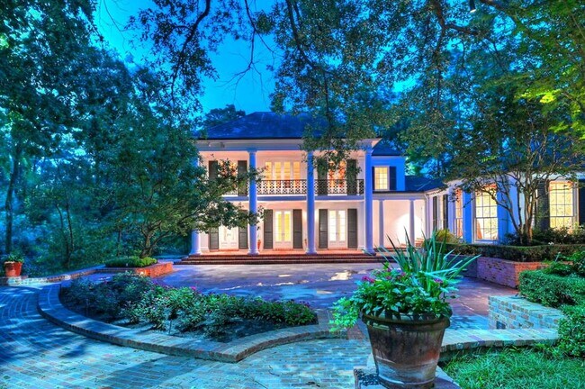 Foto del edificio - 333 W Friar Tuck Ln