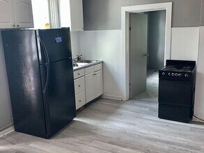 Building Photo - 124 S 19th St