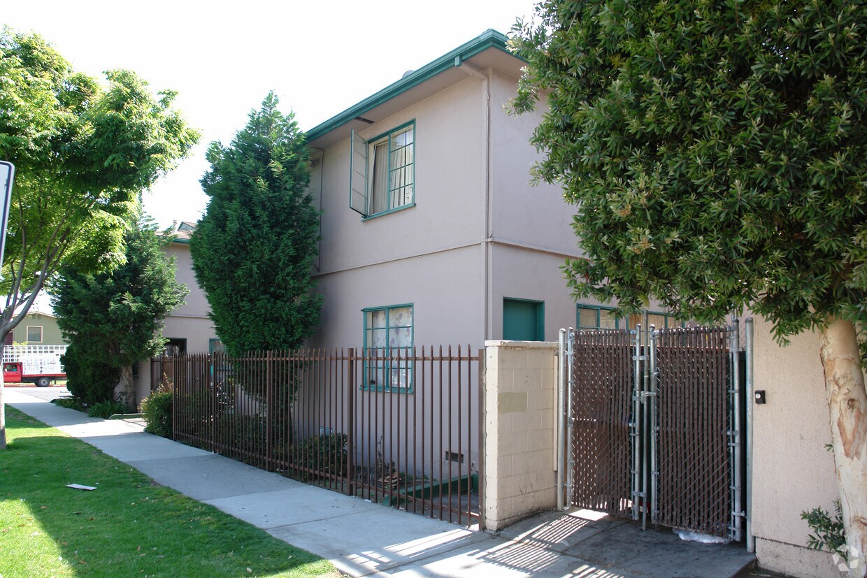 Building Photo - 315 S Pacific Ave