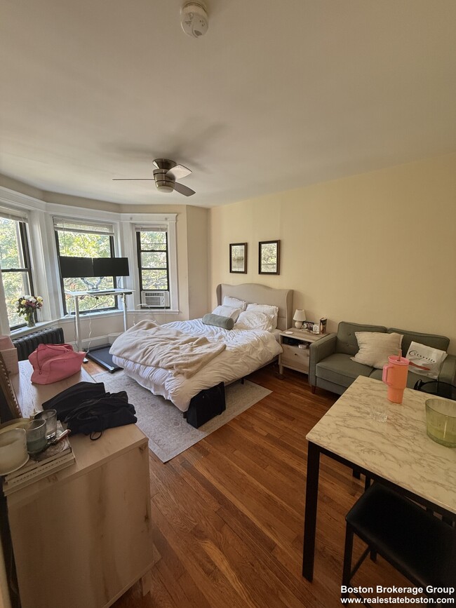 Building Photo - 39 Hemenway St