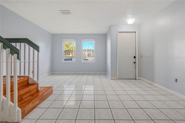 Foto del edificio - 5460 NW 107th Ave