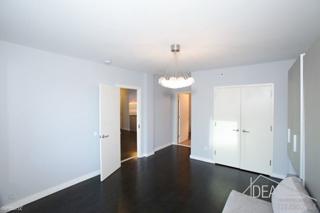 Foto del edificio - 84 Grand Ave