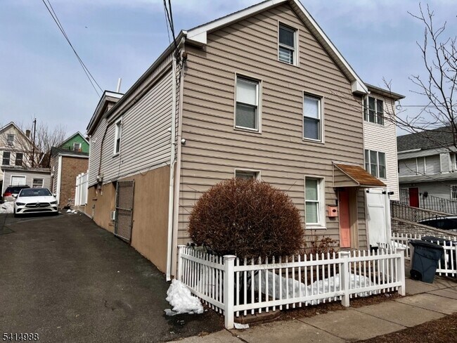 Foto del edificio - 51 Delaware St