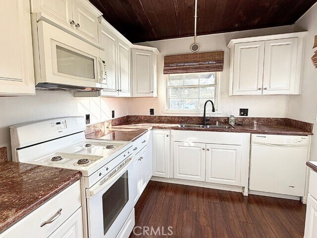 Foto del edificio - 5902 N Orangecrest Ave