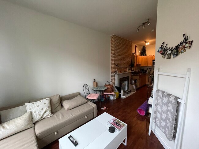 Foto del edificio - 927 N Calvert St