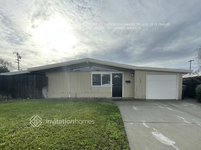 Building Photo - 1467 Michigan St