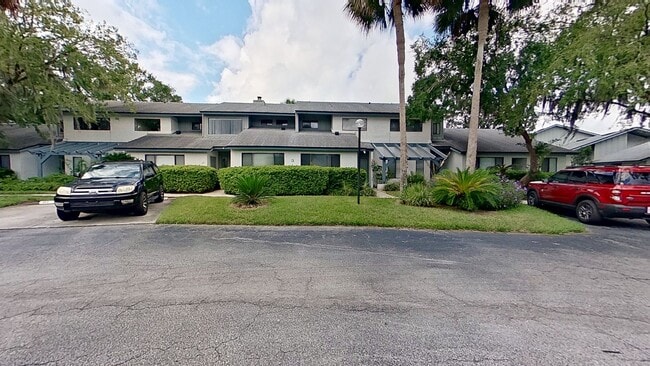 Building Photo - Furnished Unit in Fountain Gate Condo Asso...