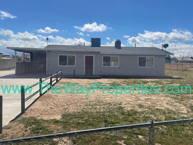 Building Photo - 17457 Capri St