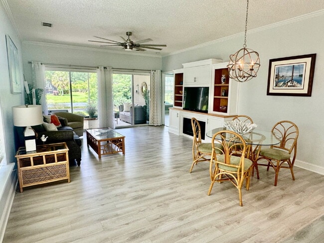 Building Photo - Gorgeous Updated Three Bedroom Home in Sun...