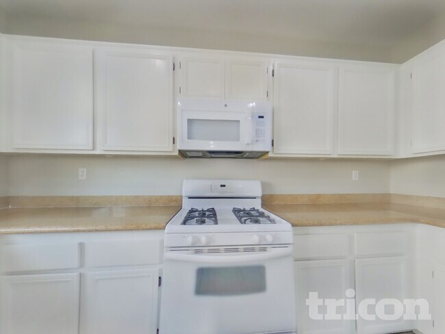 Building Photo - 44105 Coral Dr