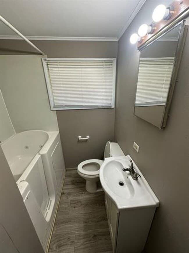 Foto del edificio - 1102 N Lincoln Ave