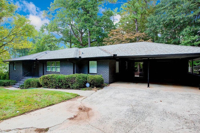 Foto del edificio - Room in House on Cooper Lake Rd SE