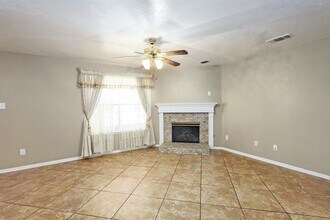 Building Photo - 16350 Mellow Oaks Ln