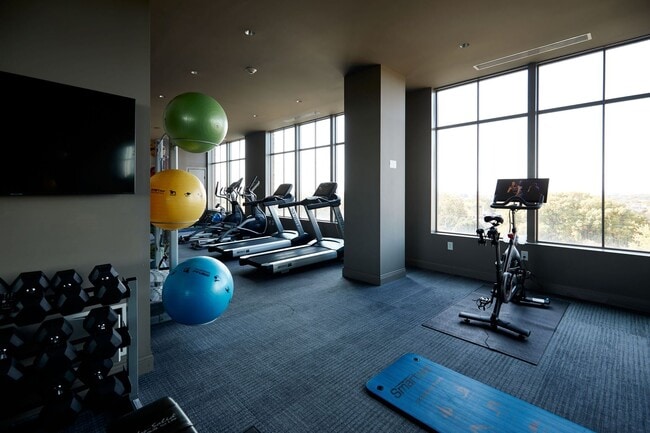 Interior Photo - Hubbard Park Place