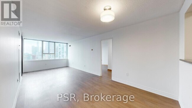 Building Photo - 45 Carlton St.