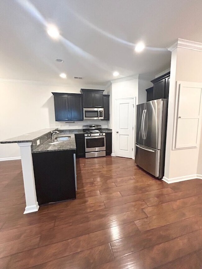 Foto del edificio - THE PERFECT LOCATION IN WEST COLUMBIA'S BR...