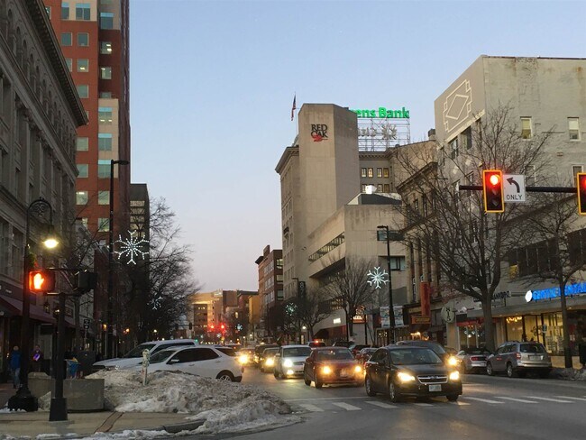 Building Photo - 875 Elm St