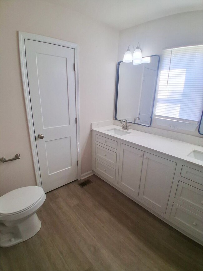 Foto del edificio - Charming 3 Bedroom, 2 Bath Home with Garag...
