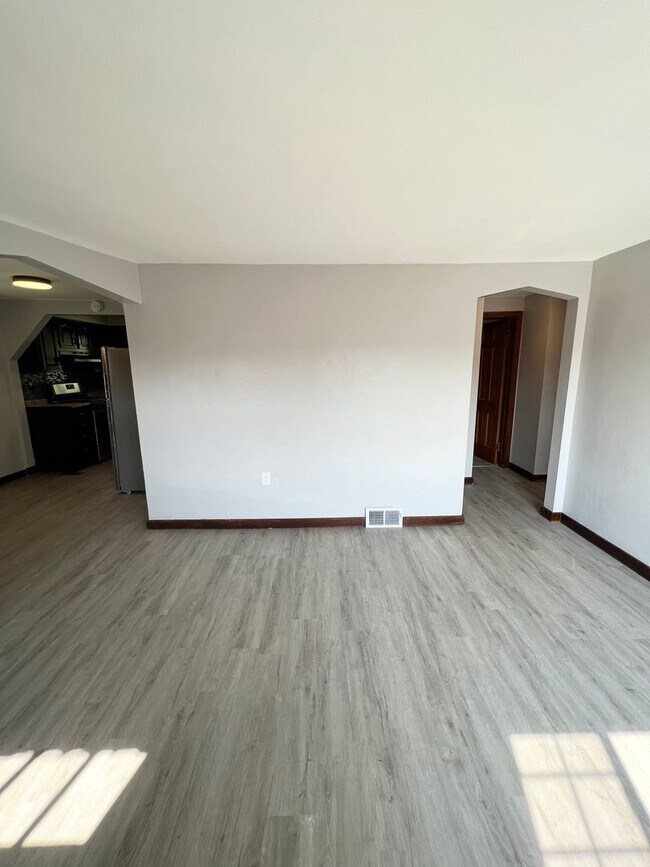 Foto del edificio - Updated 3 Bed, 1 Bath Ranch Home in Brentw...
