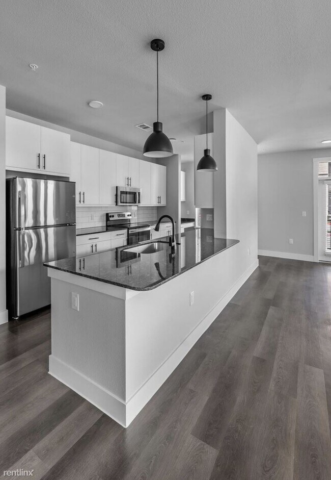 Building Photo - 1 br, 1 bath Condo - 1702 E Palm Valley Bl...