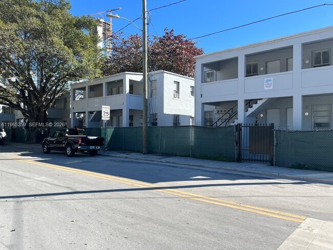 Foto del edificio - 140 NW 13th St