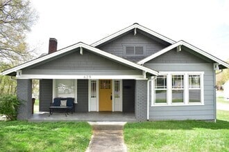 Building Photo - 629 N Cedar St